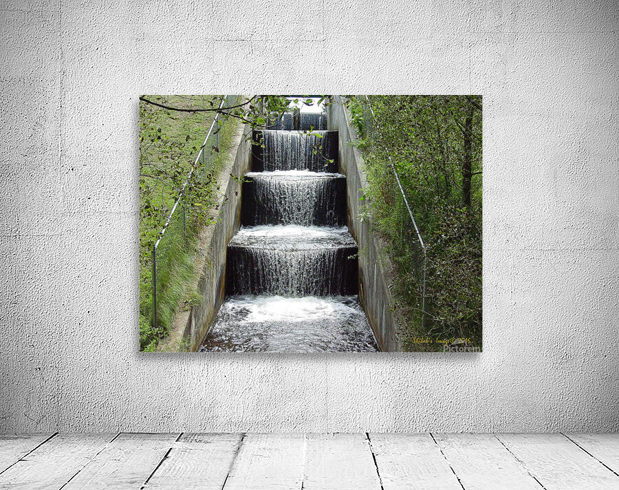 Waterfalling  Wall Preview