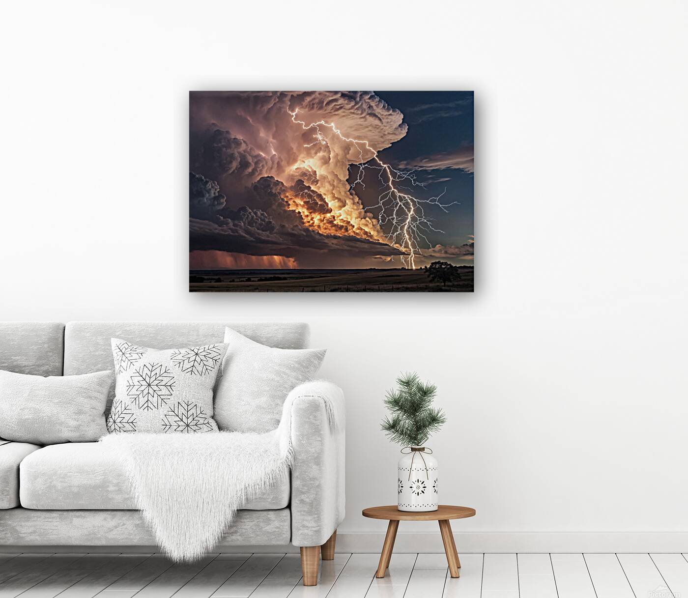 Sky. Dance of lightning and fire. Reproduction