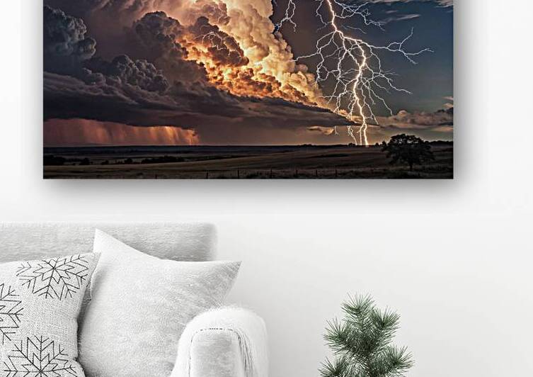 Sky. Dance of lightning and fire. by NAOUAL HESSOUNI