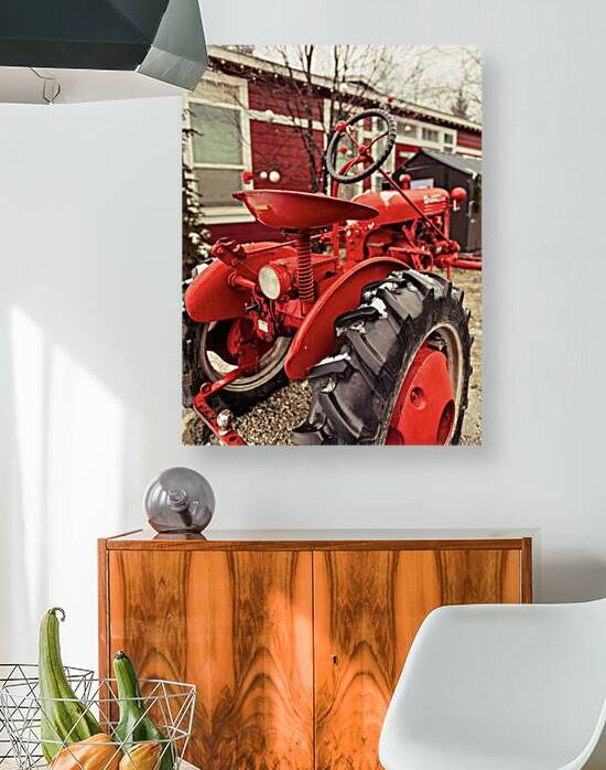 Red Farmall by Leslie Affeldt Photography