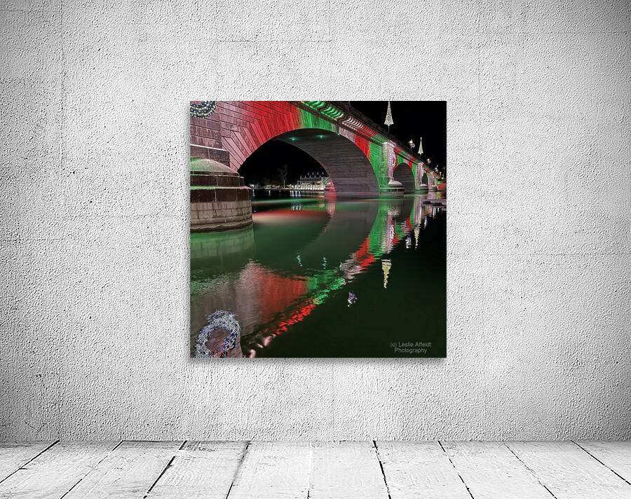 Christmas at London Bridge -2 Wall Preview