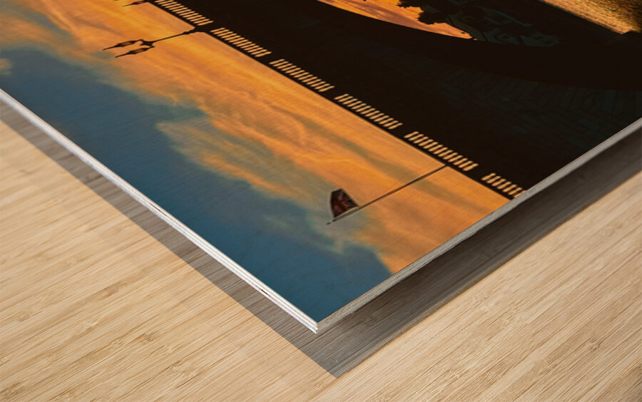 London Bridge - blue and orange sundown Wood print