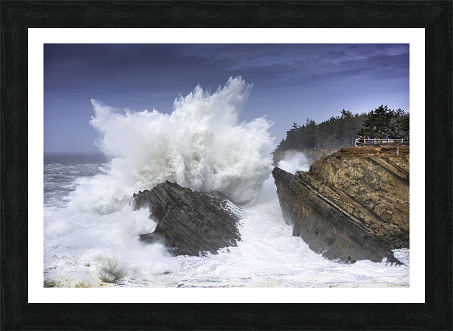 Exploding Wave Oregon Coast BWS 0817 Picture Frame print