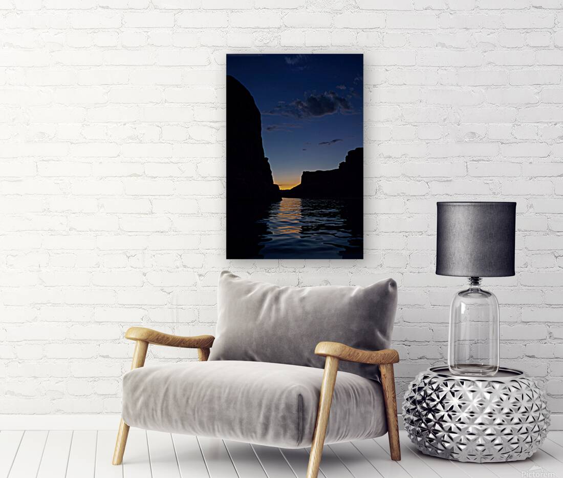 Between the Walls Reproduction