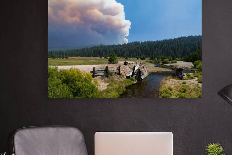 Dixie Fire Plume over Deer Creek by Mike Lee