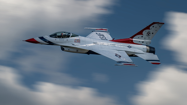 US Air Force F-16 Falcon - Thunderbirds Opposing Solo tears up the sky Digital Download