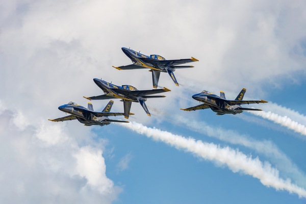 US Navy Blue Angels - Double Farvel Formation Digital Download