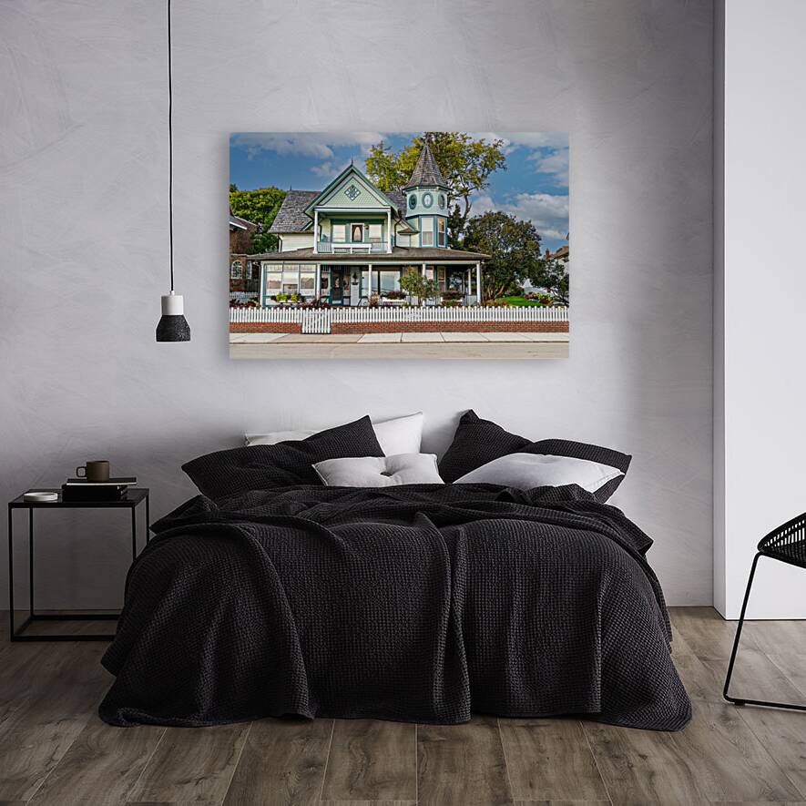 Beautiful Victorian Home on Mackinac Island Reproduction