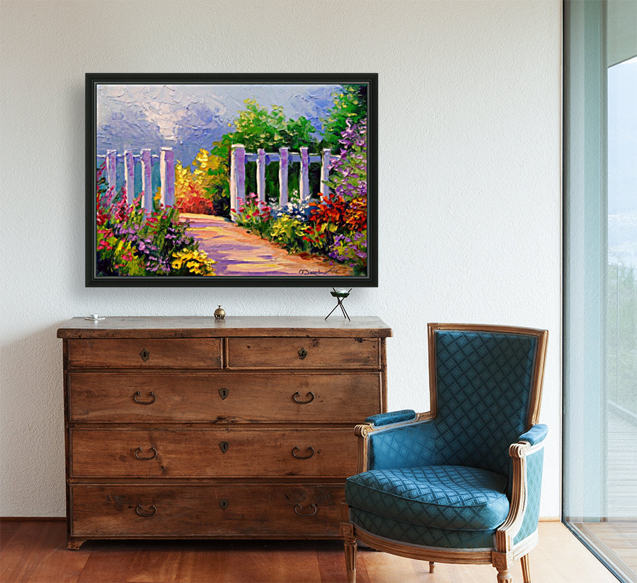 Sunny yard Reproduction