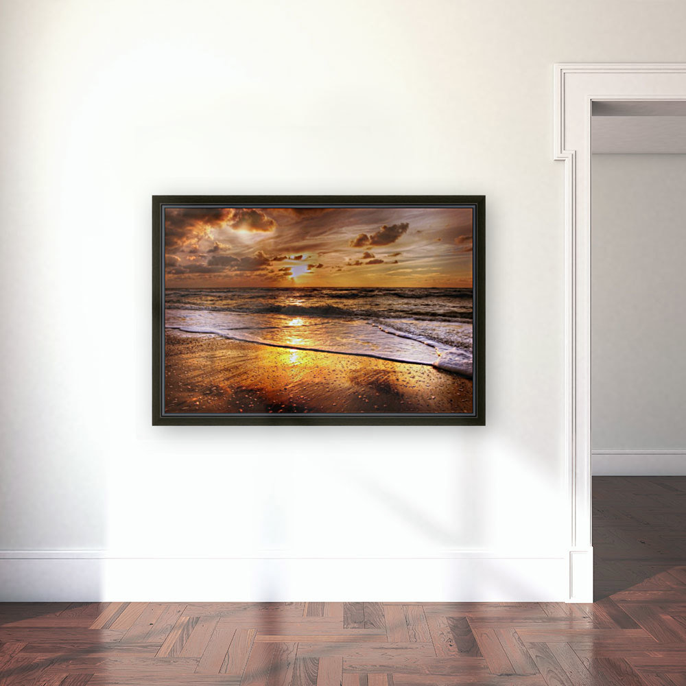 Seashore high saturated photorgraphy Reproduction