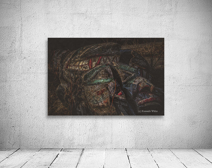 Deteriorating Totem Pole Wall Preview
