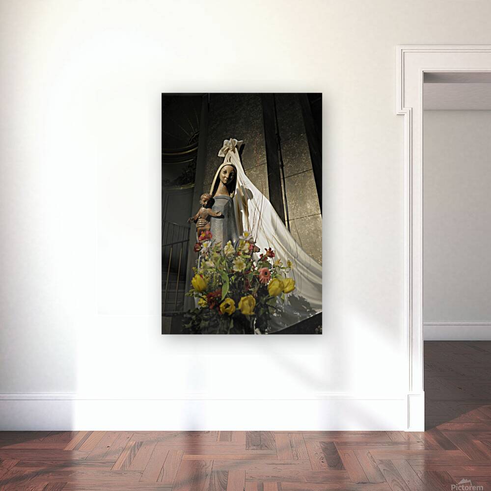 Wood carving of the virgin with bouquet of flowers Eglise Saint Pothin Reproduction