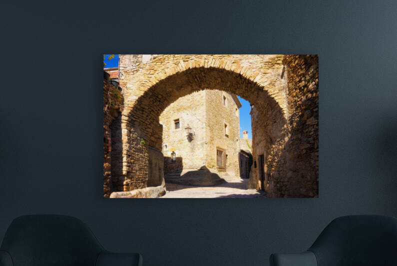 Arch of the street Peratallada - C1610-7667-ORT by JordiCarrio