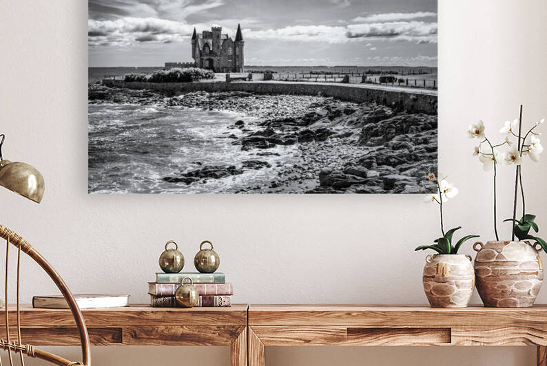 Quiberon peninsula tip castle - C1506-2115-BW by JordiCarrio