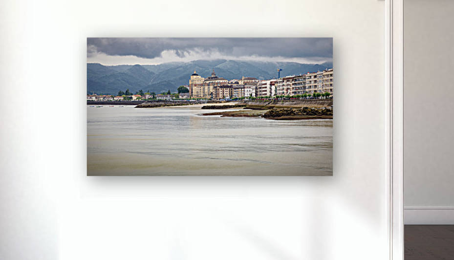 Low tide in Hondarribia Euskadi - CR2106-5555-DESS by JordiCarrio