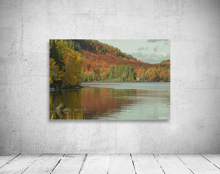 Lac Superieur Autumn beauty Wall Preview