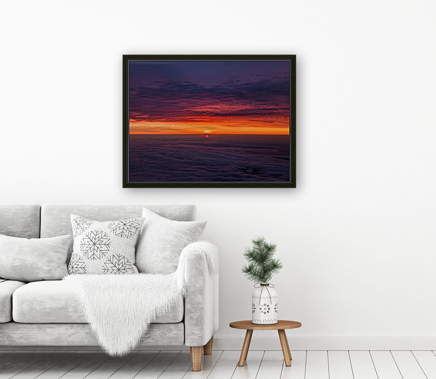 Vibrant sunset among cloud cover Reproduction