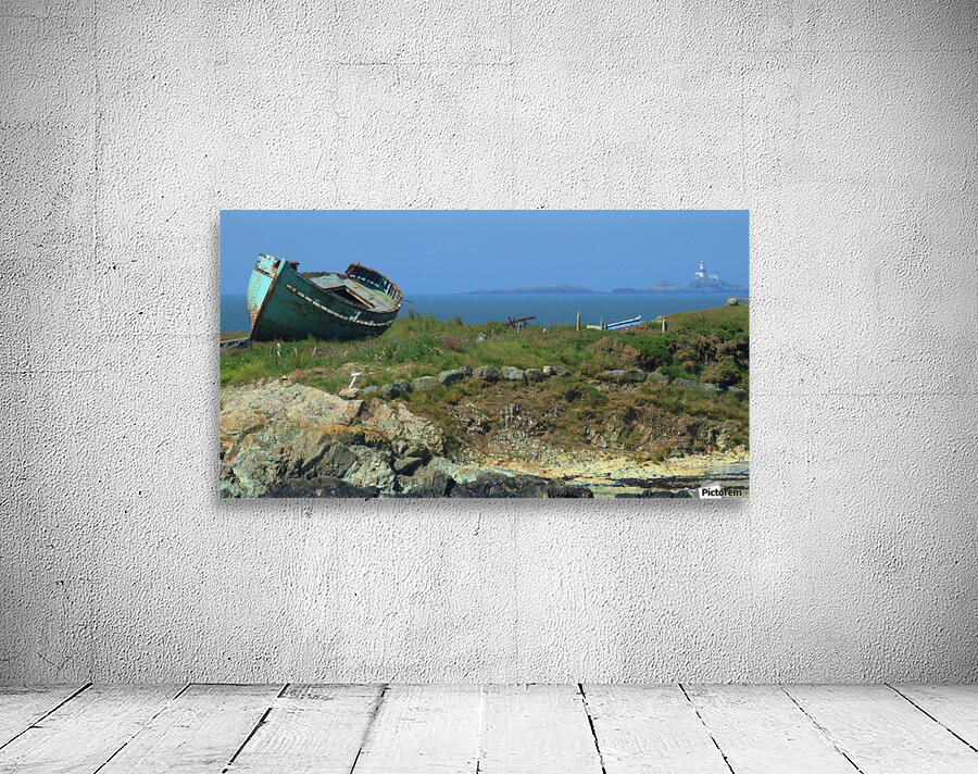 Beached wreck Wall Preview