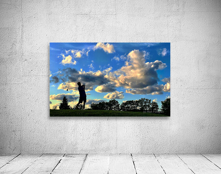 Eighth hole with Clouds Wall Preview
