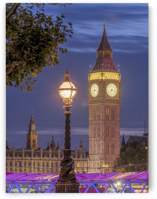 Street lamp and Big Ben by Assaf Frank