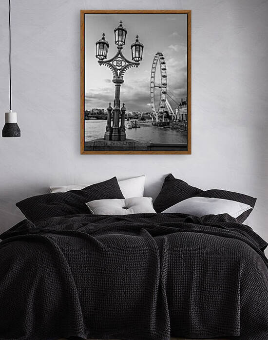 Street lamp with London Eye, London, UK by Assaf Frank