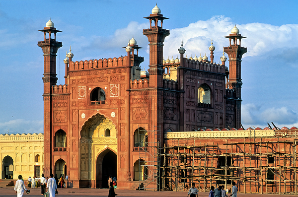 Badshahi mosque in Lahore showcases historical architecture Digital Download