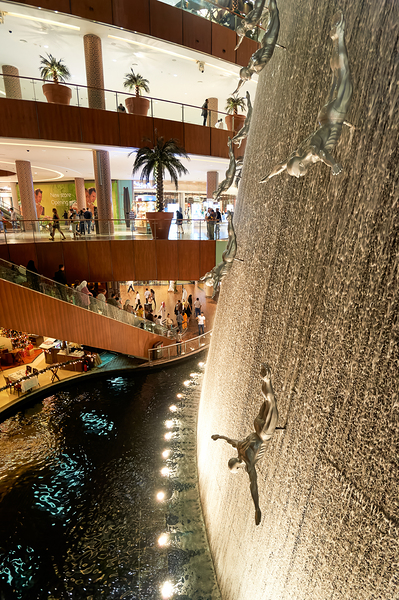Diving figures at Dubai Mall waterfall attract many visitors Digital Download