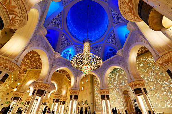 Visit Sheikh Zayed Grand Mosque in Abu Dhabi during evening Digital Download