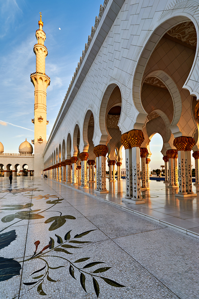 Visit to Sheikh Zayed Grand Mosque in Abu Dhabi at sunset Téléchargement Numérique