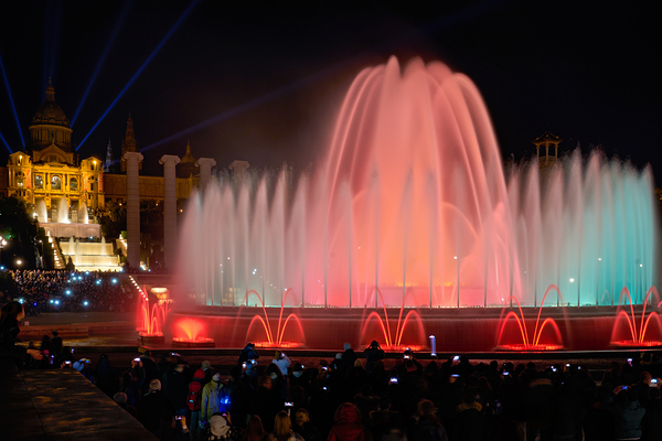 Barcelonas Montjuïc Fountain: a dazzling water show Téléchargement Numérique