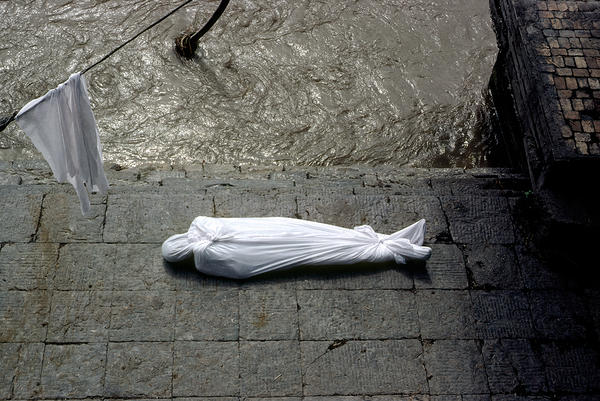 Nepal. Kathmandu. Cremation in Pashupatinath Digital Download