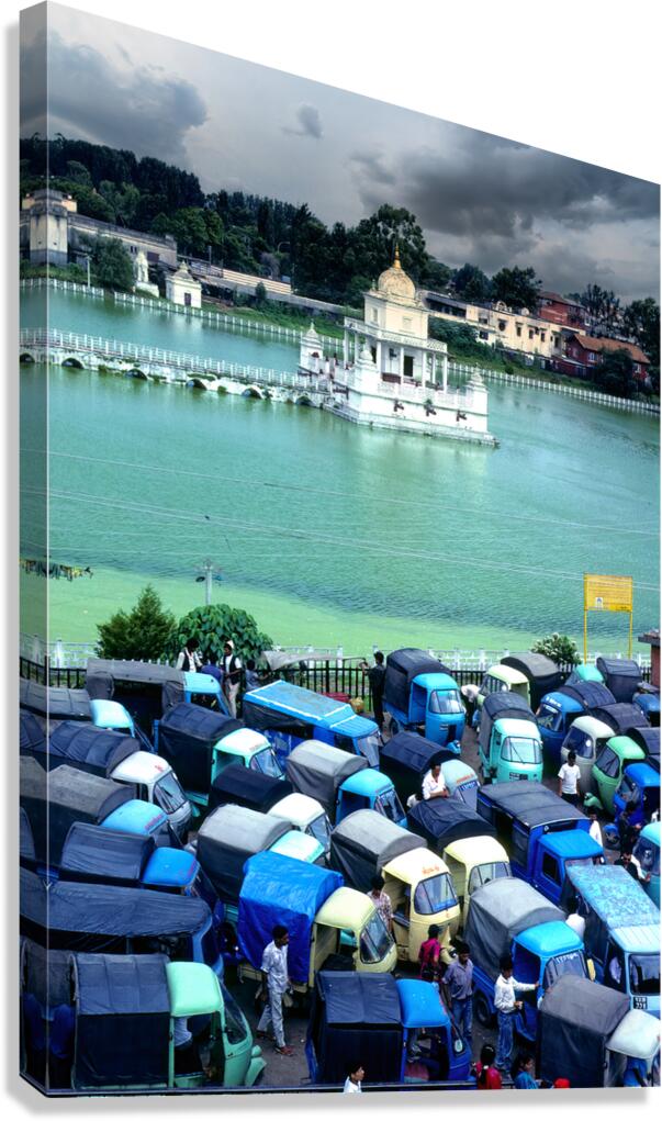 Nepal. Kathmandu. Rani Pokhari