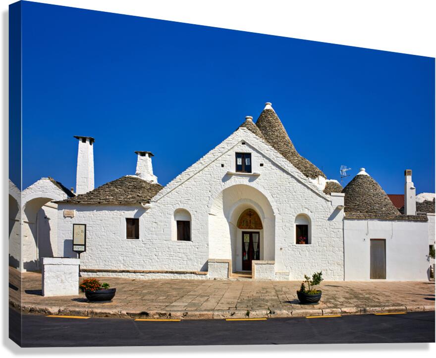 Apulia Puglia Italy. Alberobello. Trulli: traditional Apulian dry stone huts with a conical roof. Trullo Sovrano
