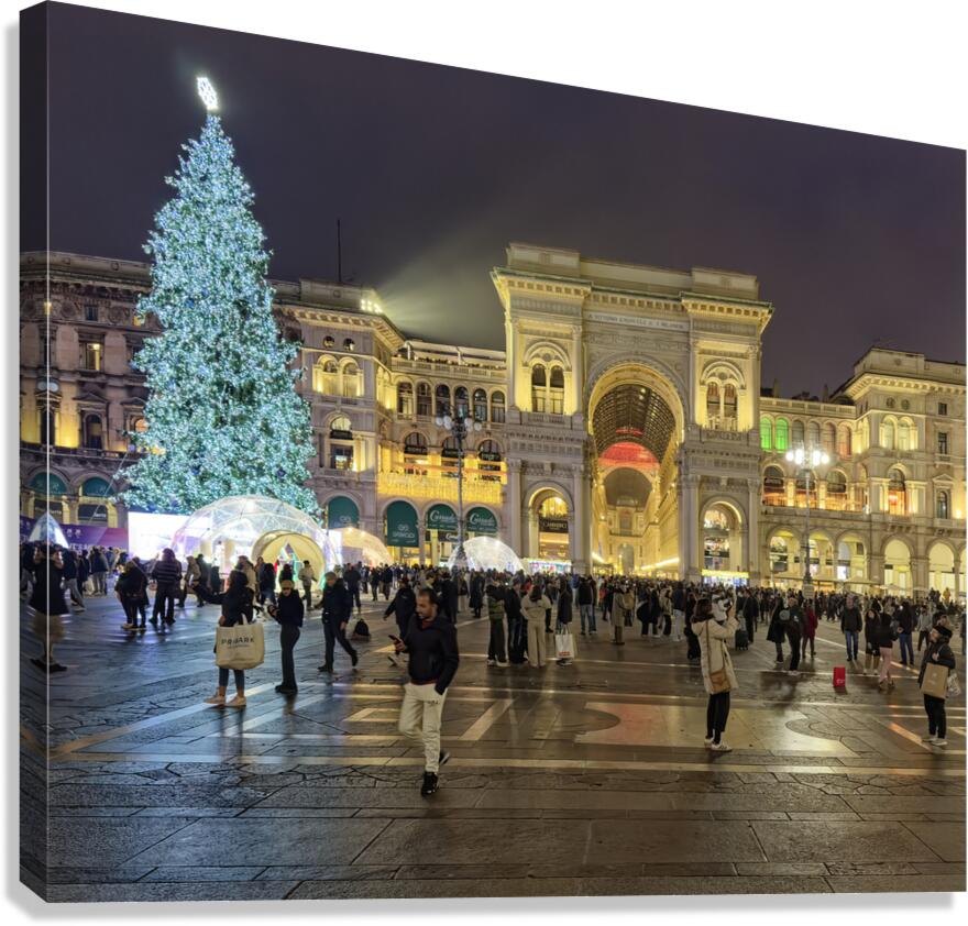 Milan. Italy. Milans Galleria Vittorio Emanuele II illuminated 