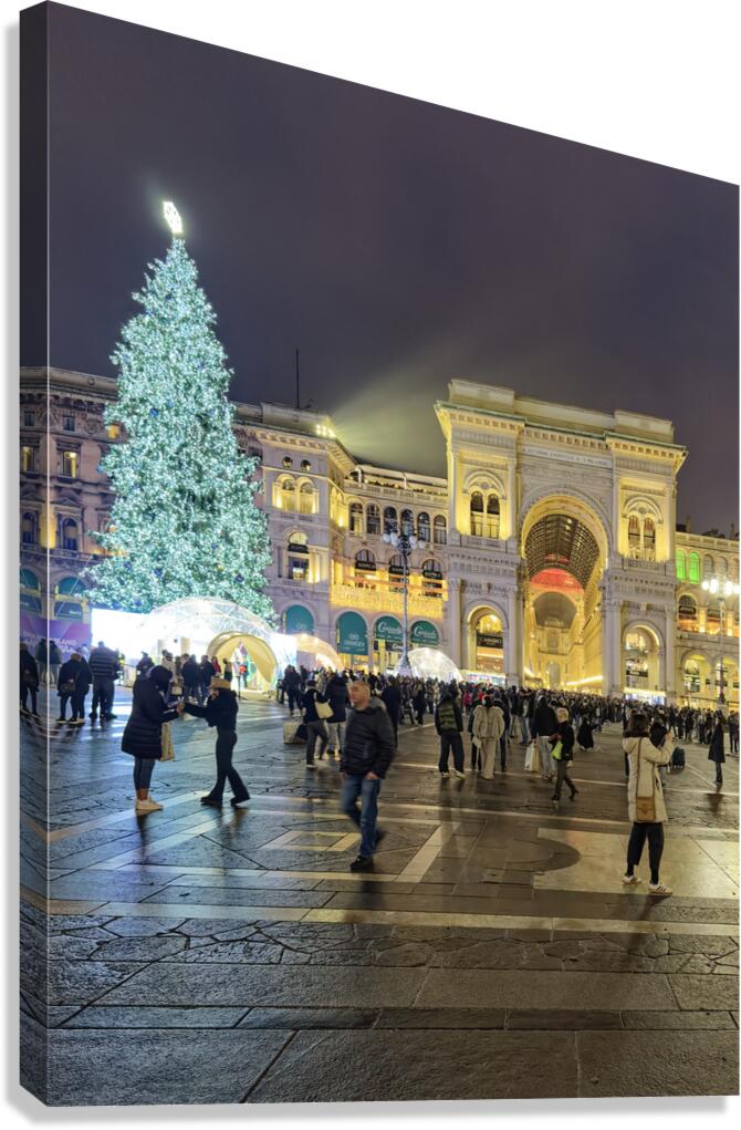 Milan. Italy. Milans Galleria Vittorio Emanuele II illuminated 