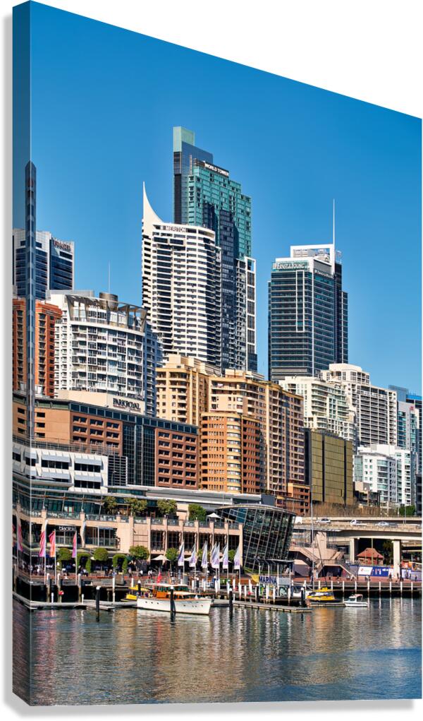 Sydney skyline with Darling Harbour and boats.