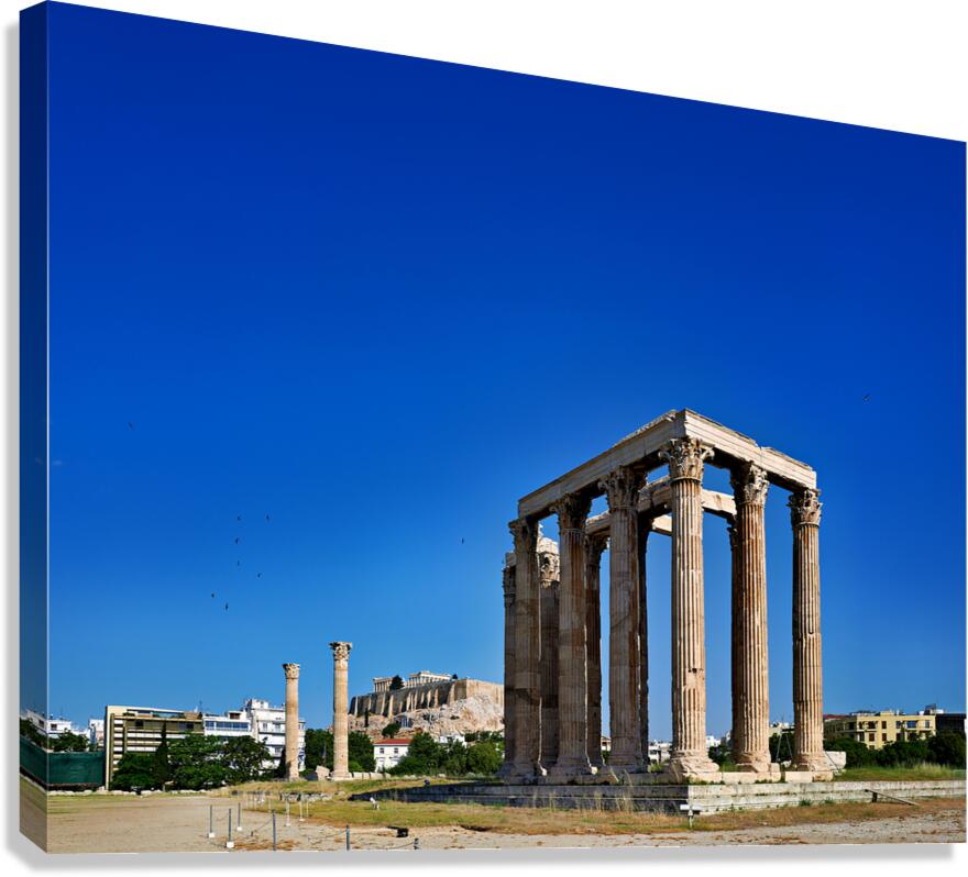 Visiting Temple of Olympian Zeus in Athens with Acropolis in vie