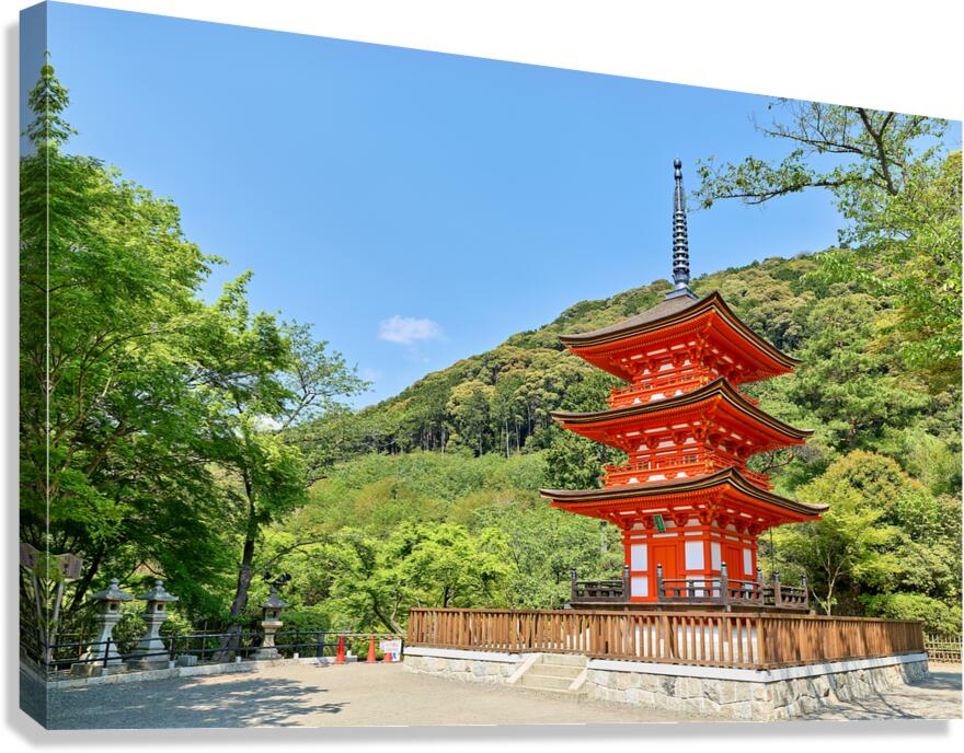 Koyasu pagoda at kiyomizu dera temple in kyoto japan