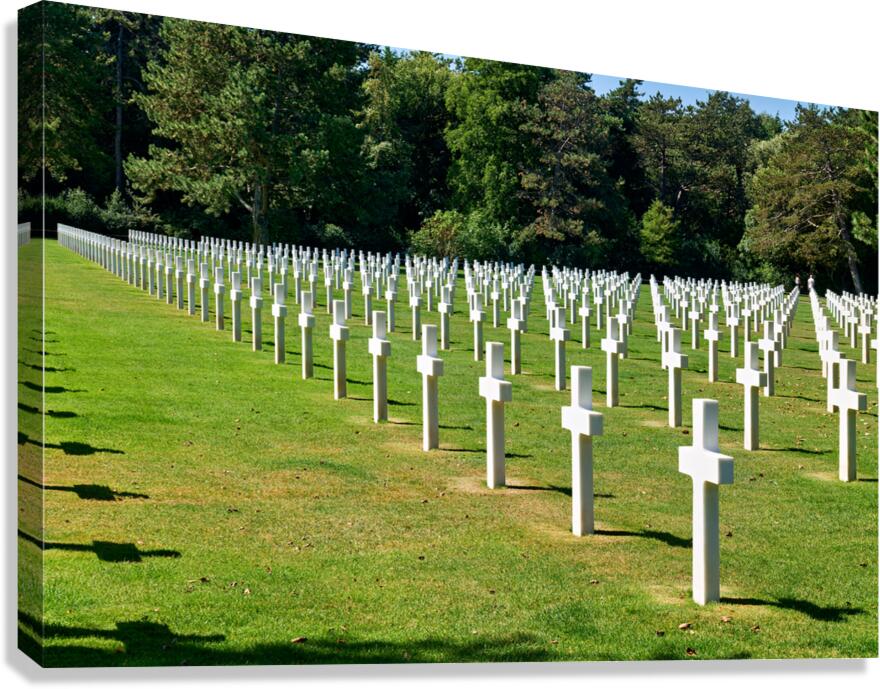 Grave markers in Normandy American Cemetery in Colleville sur Me