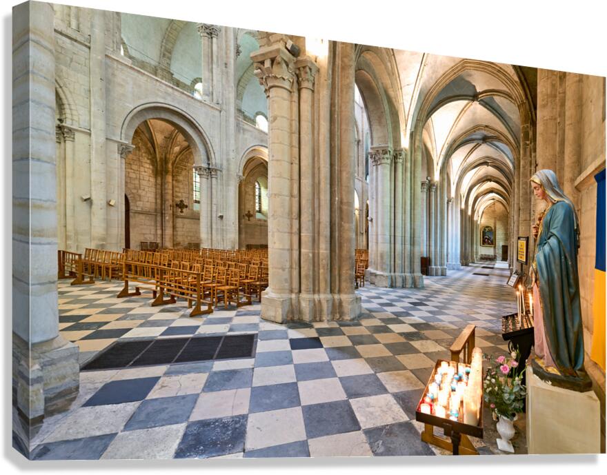 Visit to the Abbey of Saint Etienne in Caen during midday