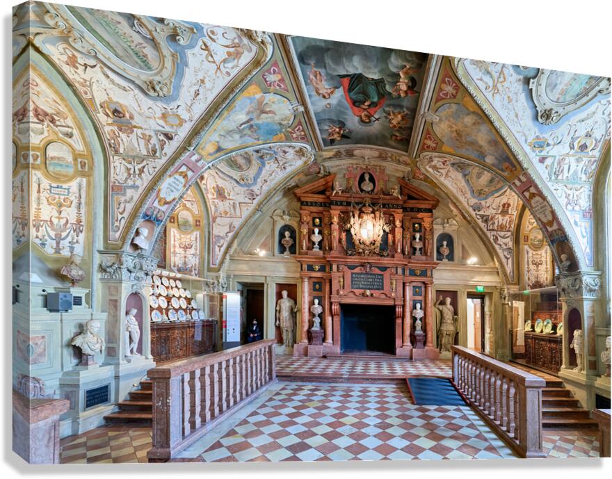 Explore Residenz Palace in Munich Germany and its rich history