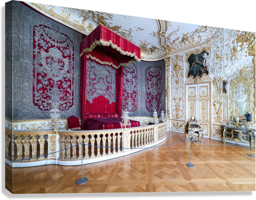 Residenz palace room in Munich has ornate decor and furnishings