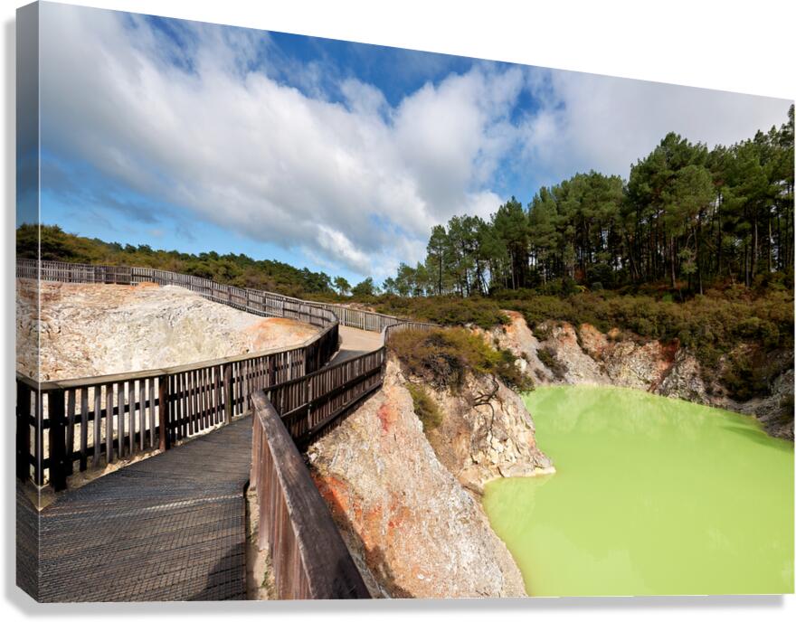 Visiting devils bath in waiotapu thermal wonderland rotorua