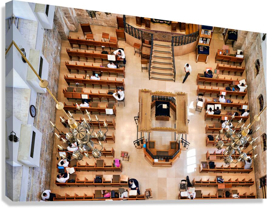 Hurva Synagogue in Jerusalem hosts prayers and gatherings