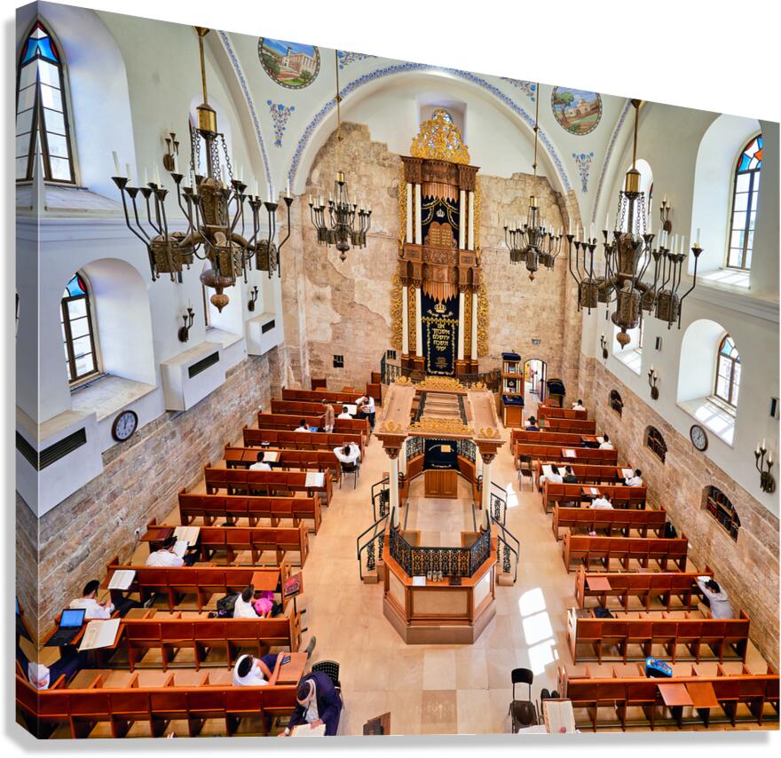 Hurva Synagogue features unique interior design and seating