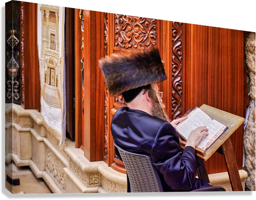Orthodox Jews praying at the Wailing Wall in Jerusalem