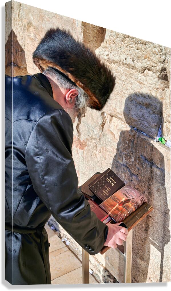 Orthodox Jews praying at the Wailing Wall in Jerusalem