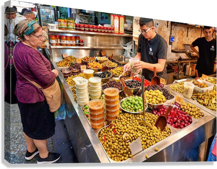 Exploring Mahane Yehuda Market in Jerusalem with local flavors