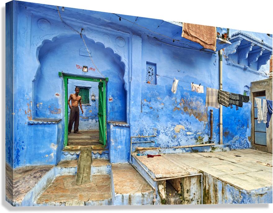 Man standing in decorated house in Bundi Rajasthan