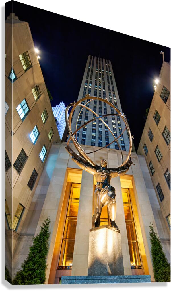 Statue of atlas at rockefeller center in manhattan new york